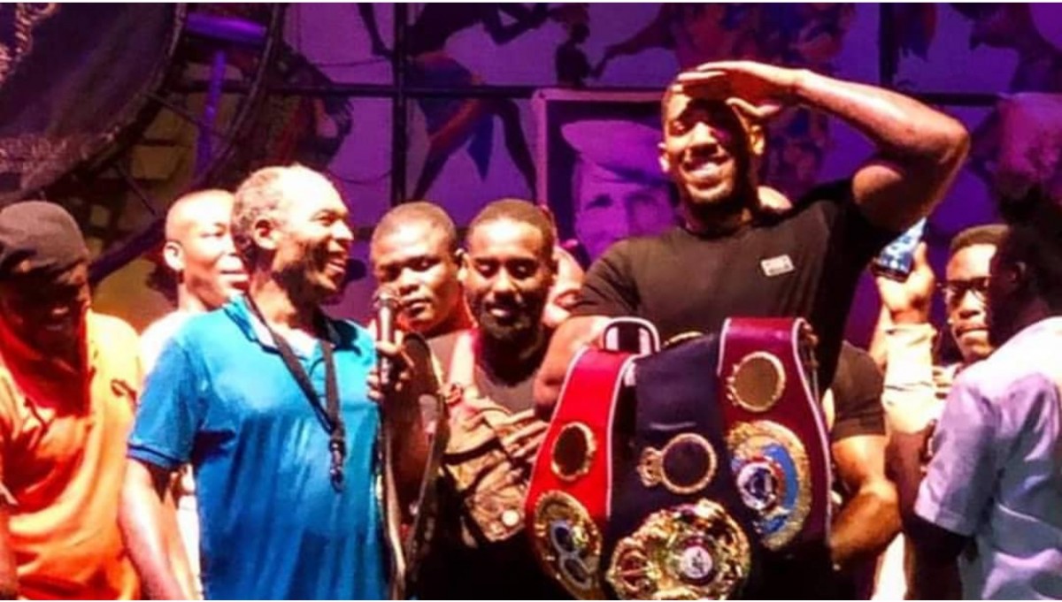 Anthony Joshua at the Afrika Shrine, prostrates to high priest Femi Kuti(Video)  %Post Title