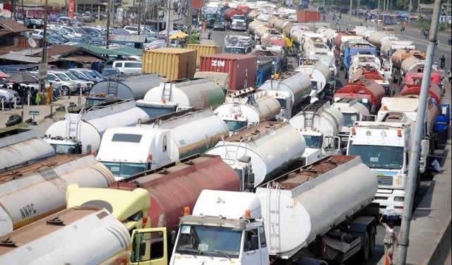 Apapa gridlock: Ambode makes fresh appeal to truck owners  %Post Title