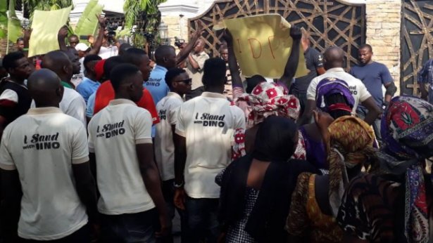 DEVELOPING: Protesters storm Melaye’s residence as DSS denies senators access to their colleague  %Post Title