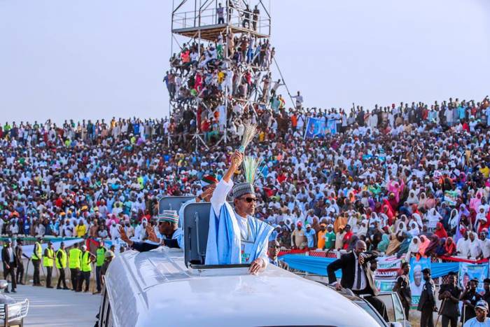 President Buhari, APC renting crowd at rallies, Says PDP %Post Title