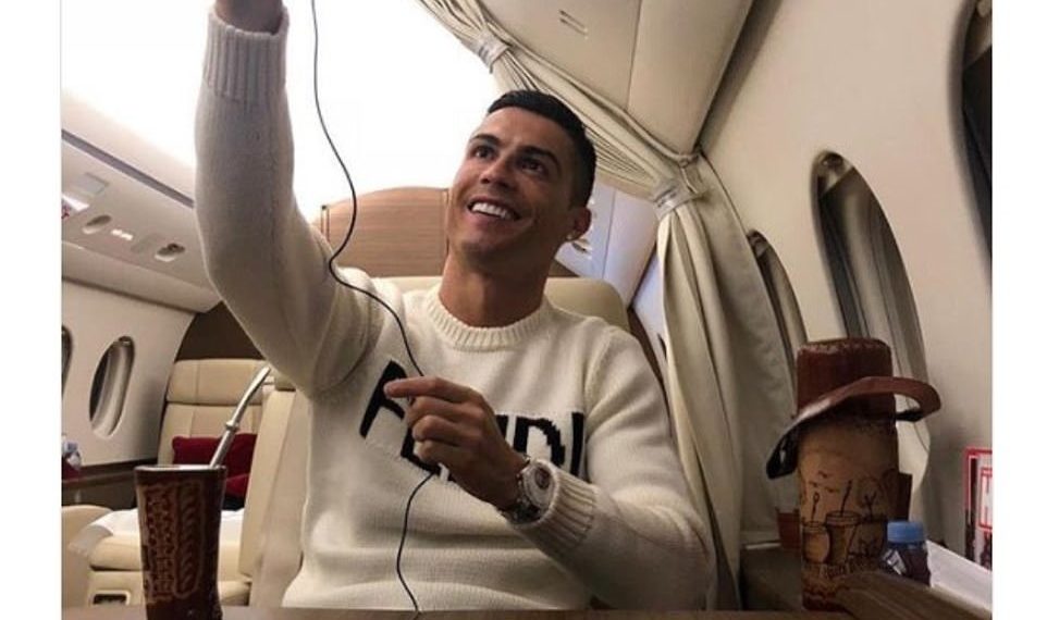 Gary Lineker blasts Cristiano Ronaldo over private jet selfie %Post Title