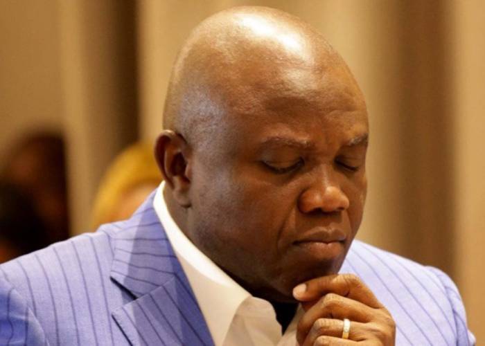Lagos civil servants accuse Governor Ambode of withholding deductions from salaries %Post Title