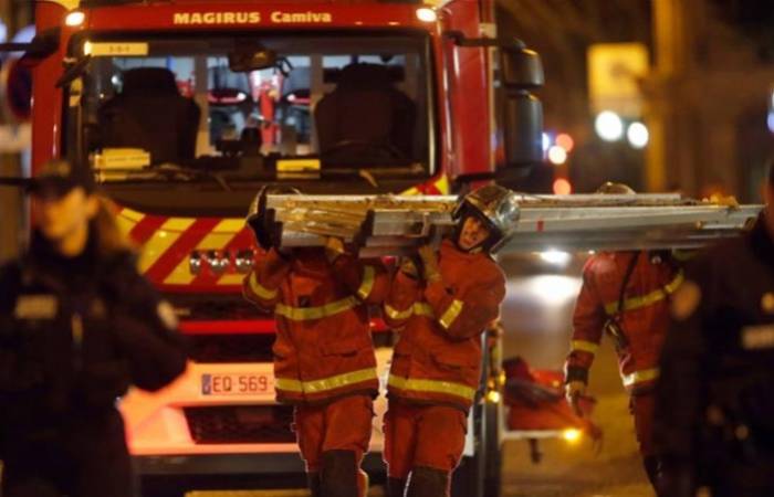 Eight dead, dozens injured in Paris apartment fire %Post Title