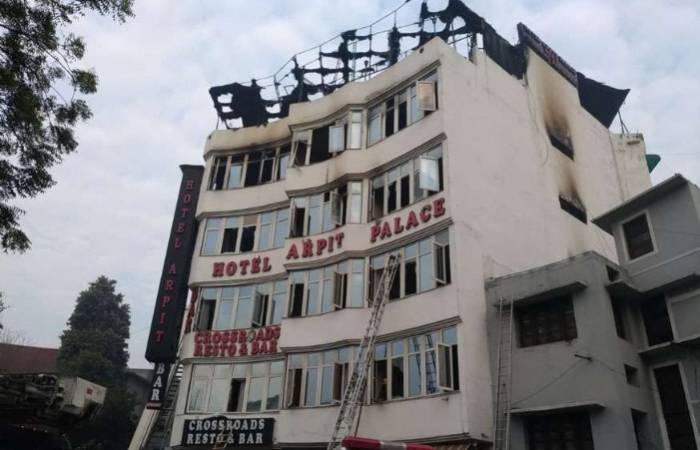 Fire at New Delhi hotel kills at least 17 – Officials %Post Title