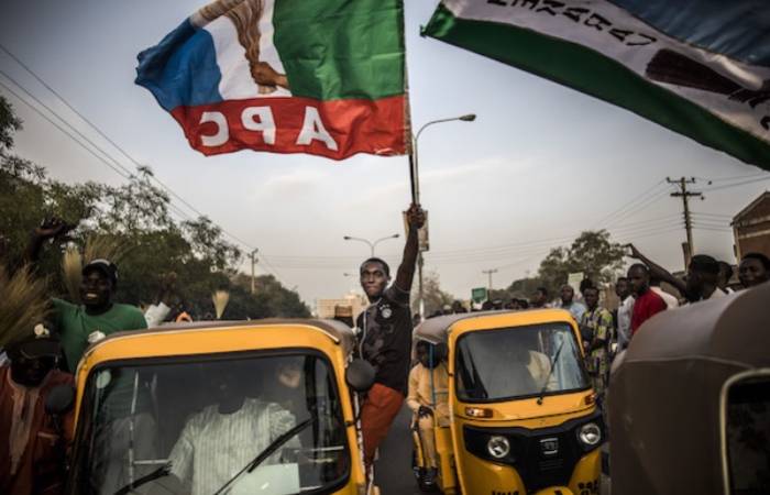 Tea, bean-cake sellers give delicacies for free to celebrate President Buhari’s victory - Photo/Image