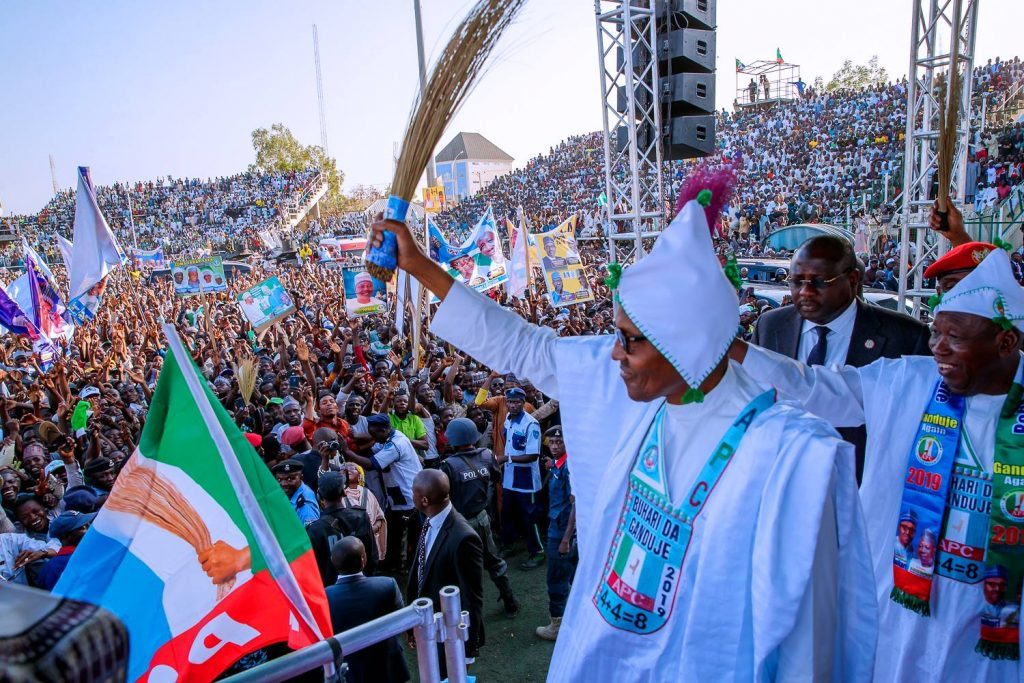 PHOTOS: Massive crowd welcomes Buhari to Kano %Post Title