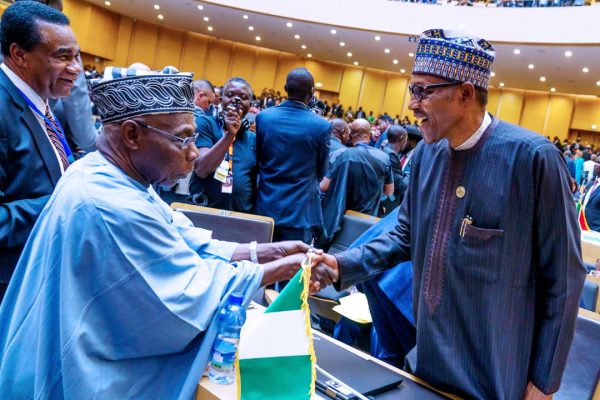 Photos: Buhari shows his ebullient side in Addis Ababa  %Post Title