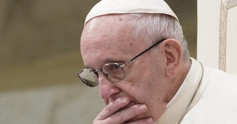 Pope Francis in coronavirus danger, Vatican worker catches the bug  %Post Title