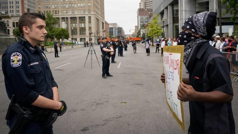 Black Lives Matter protest turns deadly in US state of Kentucky  %Post Title