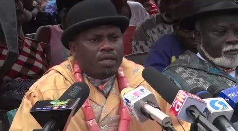 WATCH Rivers state Chief confuse community members with English (Viral Video)  %Post Title