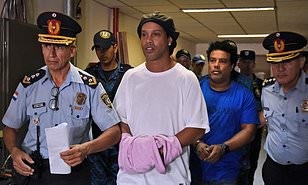 Ronaldinho remains under house arrest in Paraguay  %Post Title