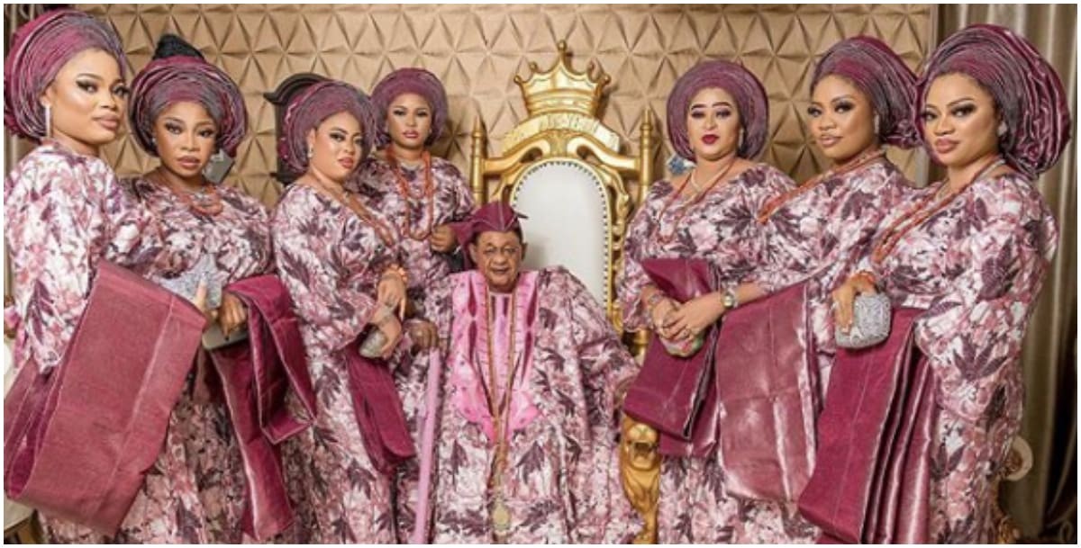 Alaafin of Oyo takes group photographs with pretty younger wives during Sallah celebration  %Post Title