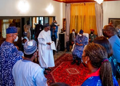 PHOTOS: Buhari pays condolence visit to Shonekan’s family  %Post Title