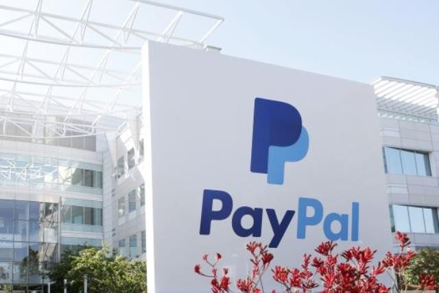 Paypal shuts down services in Russia - Business